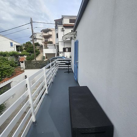 Apartment Tina โตรกีร์ ภายนอก รูปภาพ