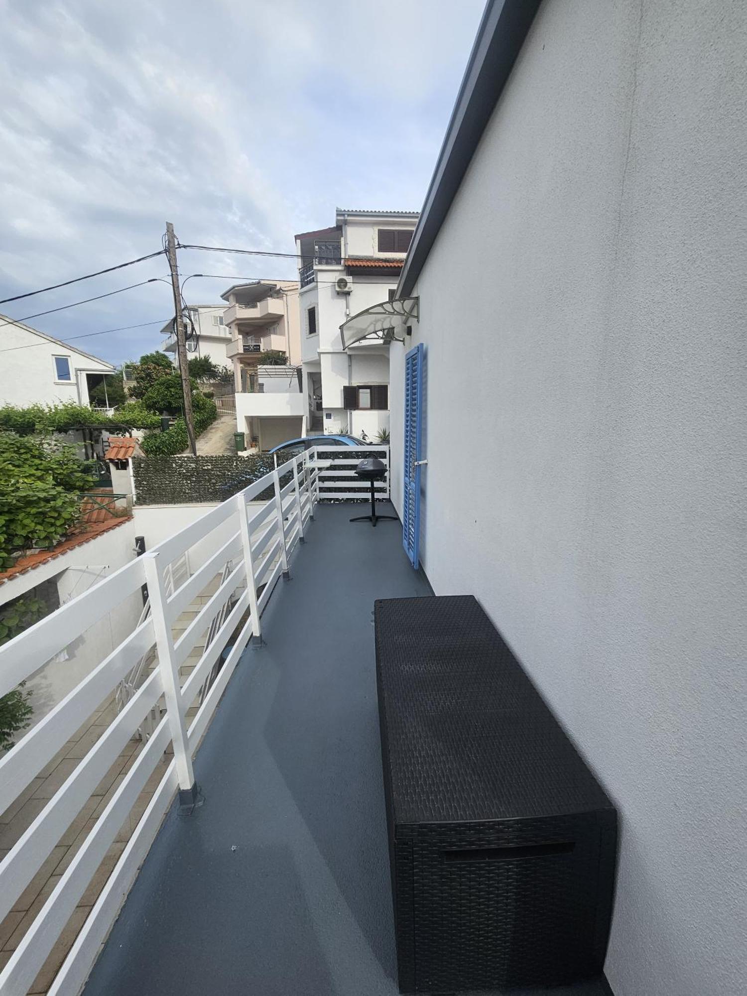 Apartment Tina โตรกีร์ ภายนอก รูปภาพ