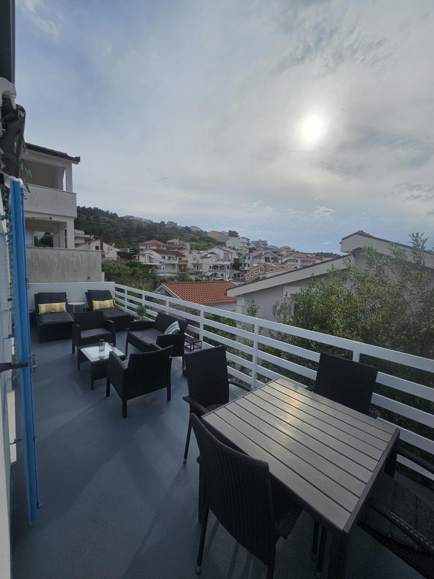 Apartment Tina โตรกีร์ ภายนอก รูปภาพ