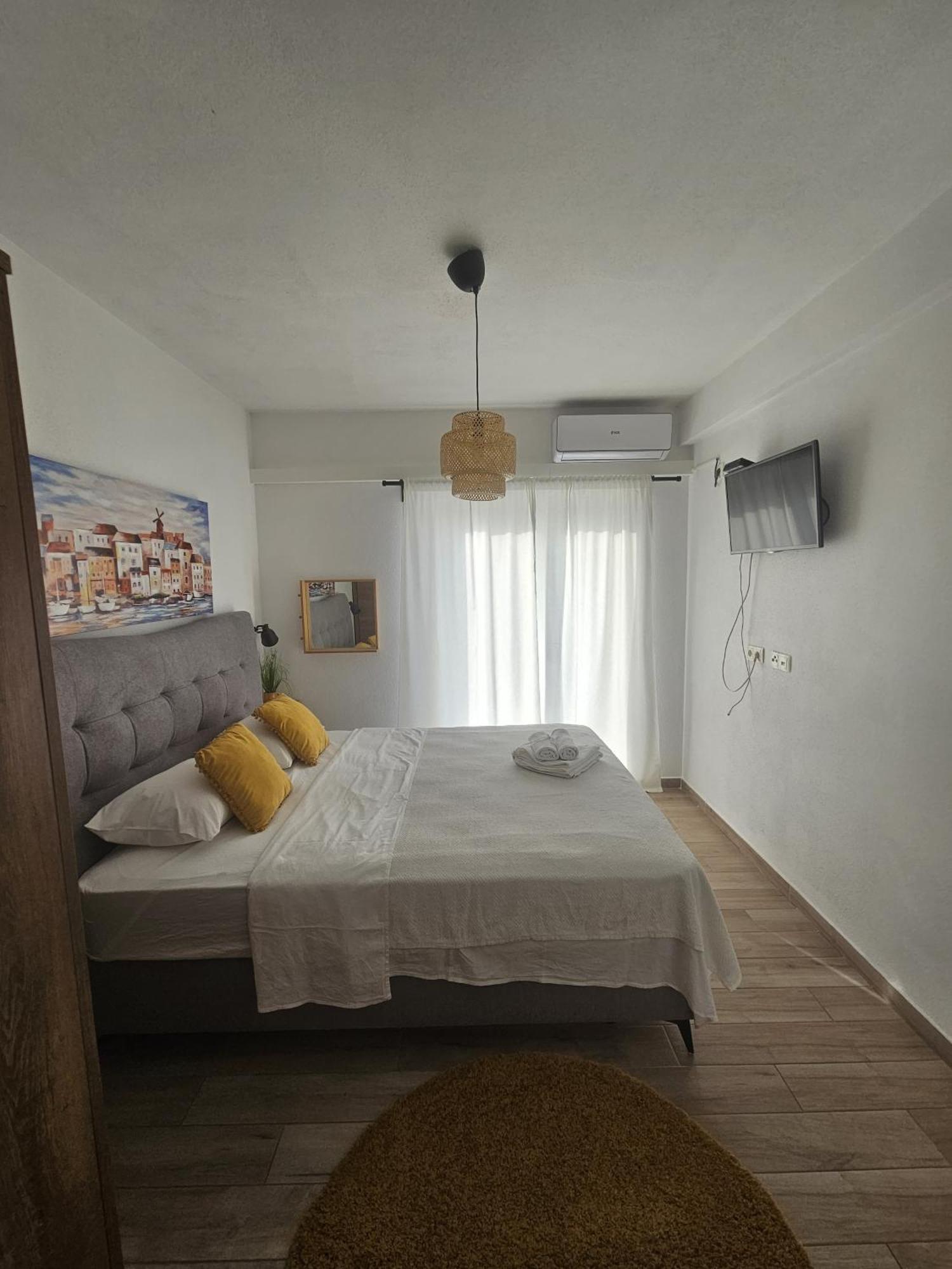 Apartment Tina โตรกีร์ ภายนอก รูปภาพ