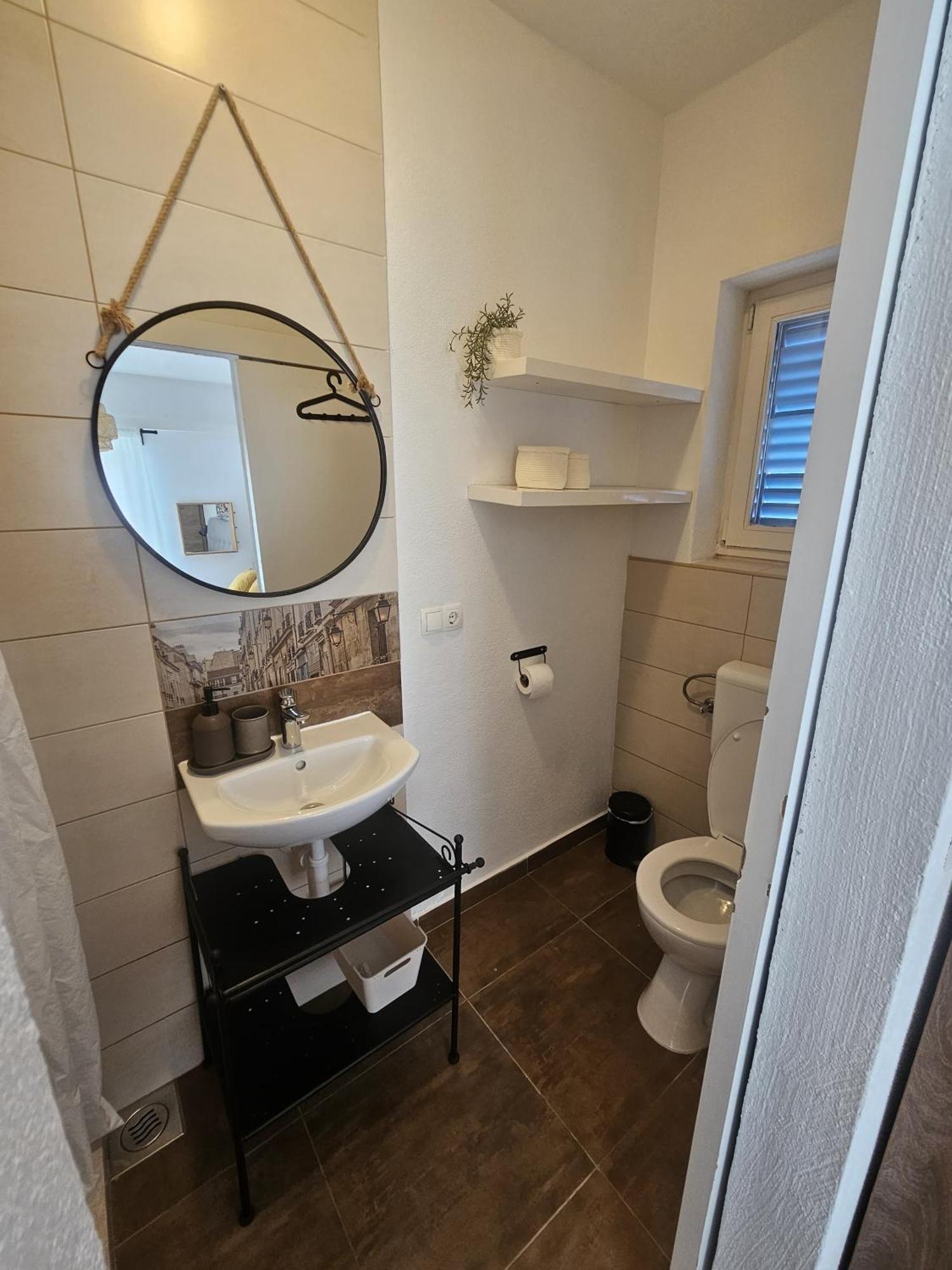 Apartment Tina โตรกีร์ ภายนอก รูปภาพ
