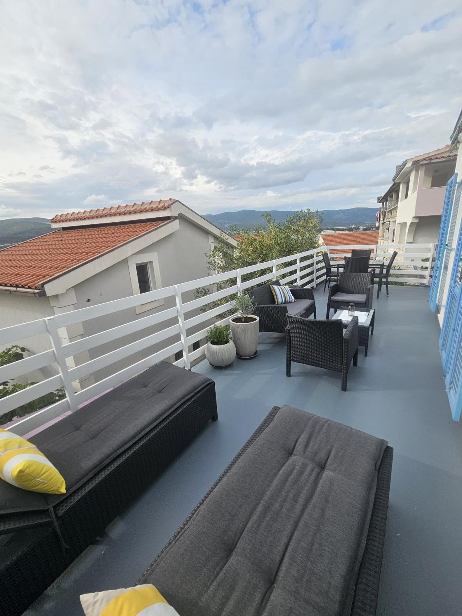Apartment Tina โตรกีร์ ภายนอก รูปภาพ