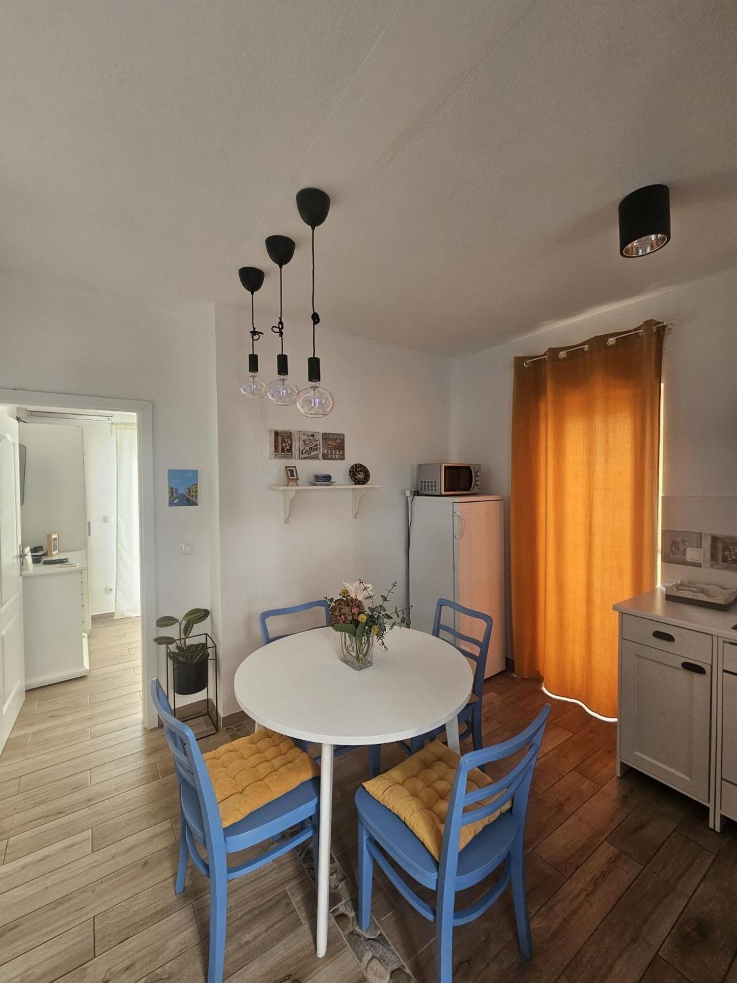 Apartment Tina โตรกีร์ ภายนอก รูปภาพ